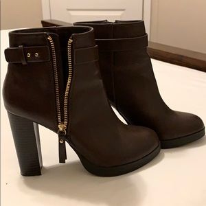 Cute forever 21 brown boots.